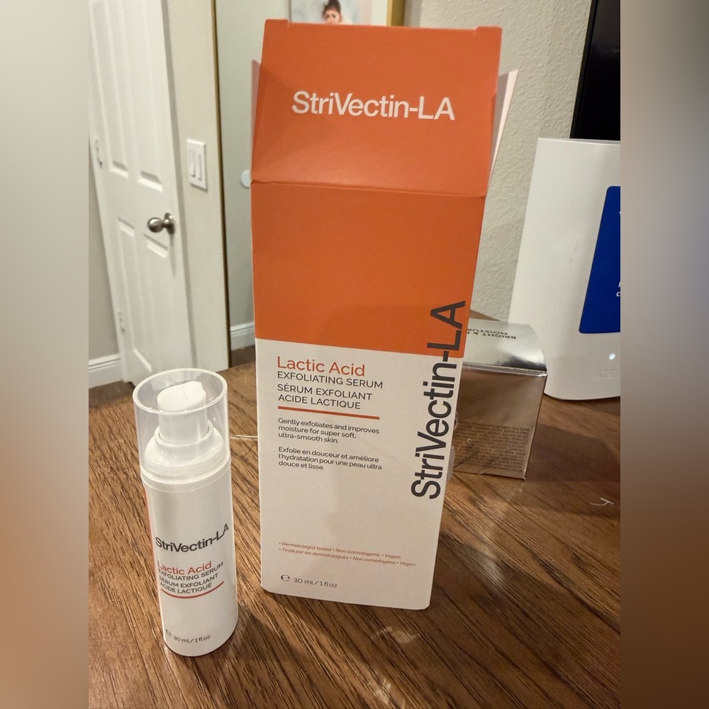 StriVectin Lactic Acid Exfoliating Vegan Serum - Orange and White